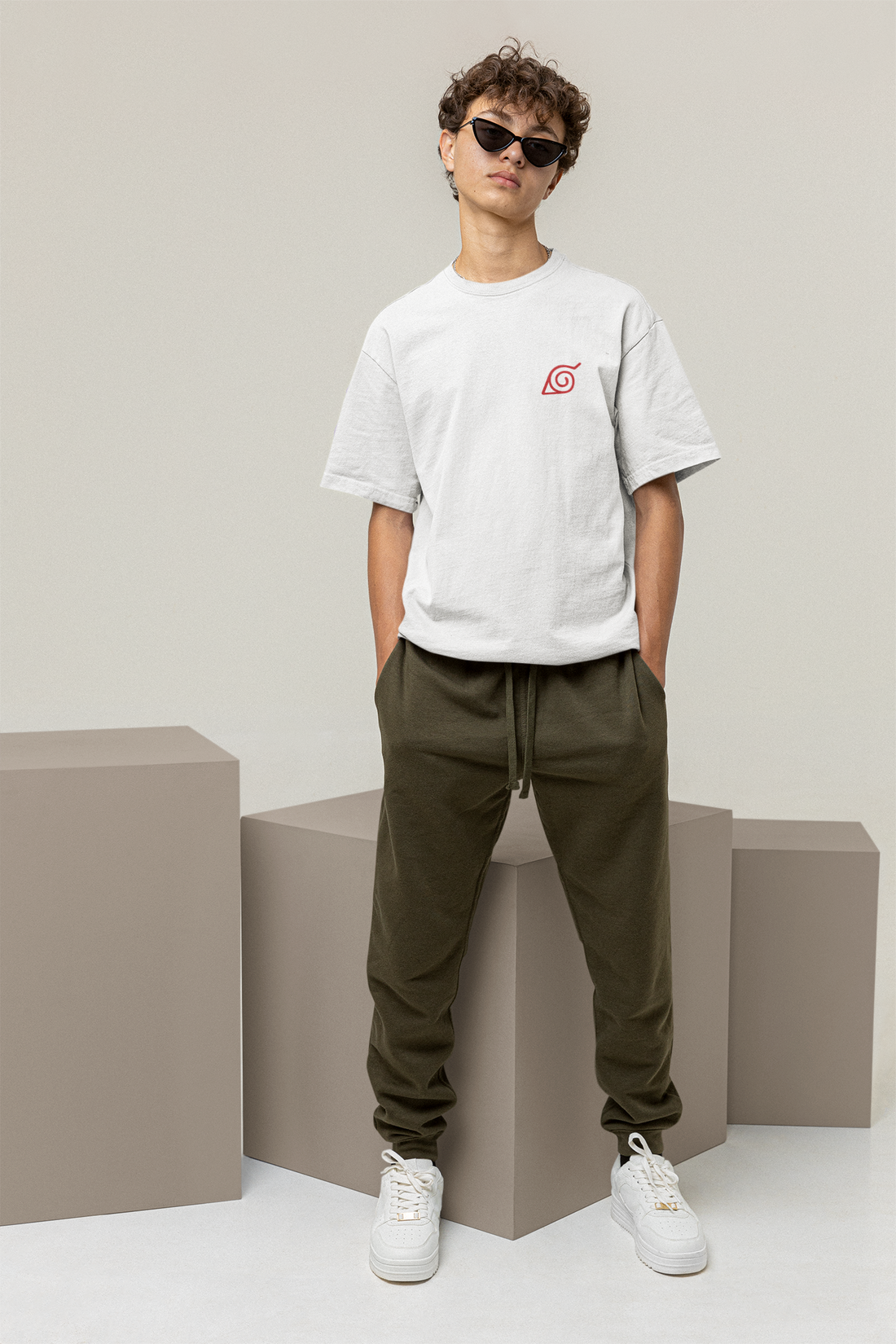 Hidden Leaf - Minimalistic Oversized t-shirt